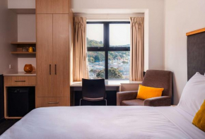 Atura Wellington, Wellington